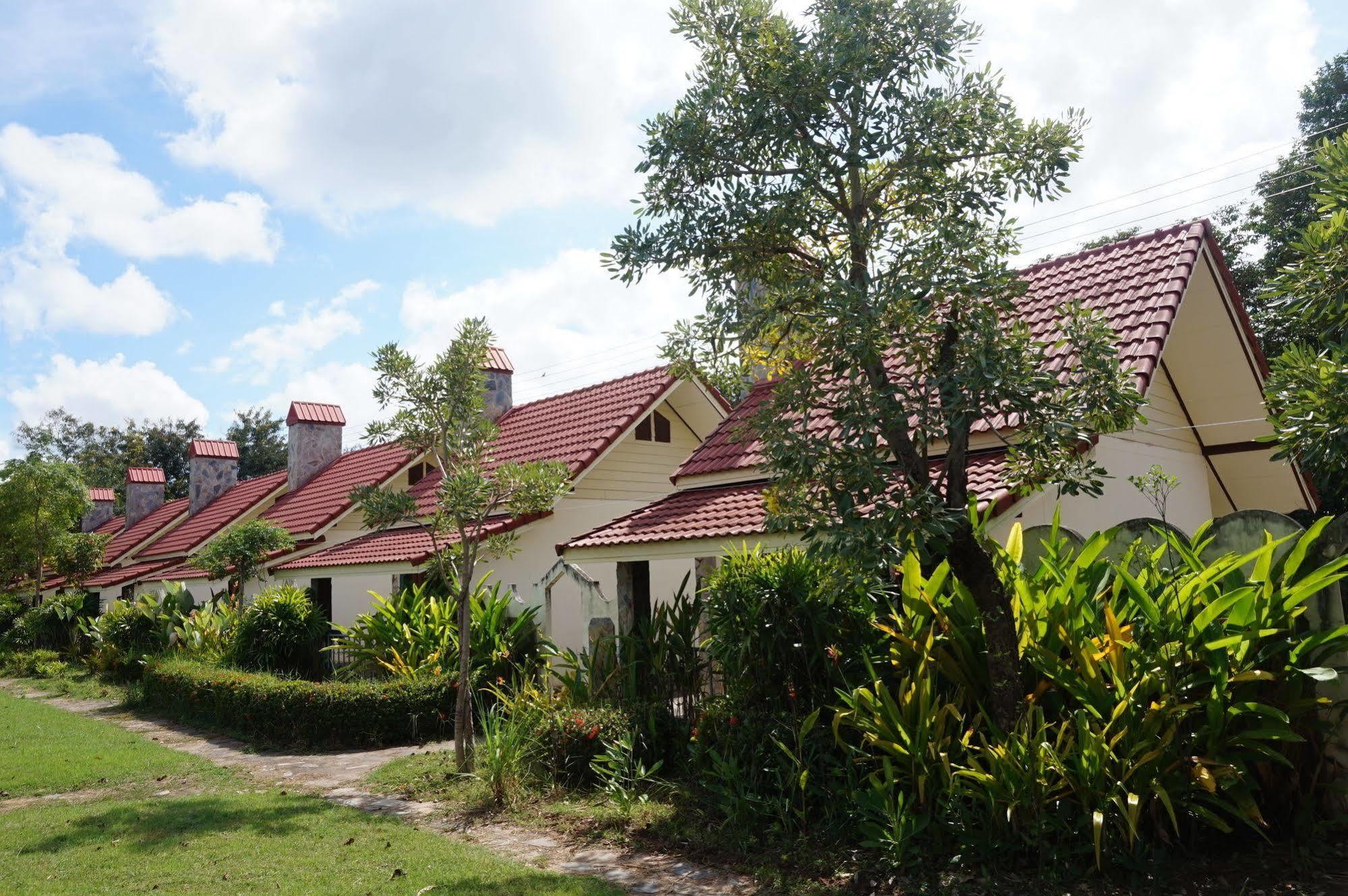 Ratchapreuk Resort Kalasin Exterior foto